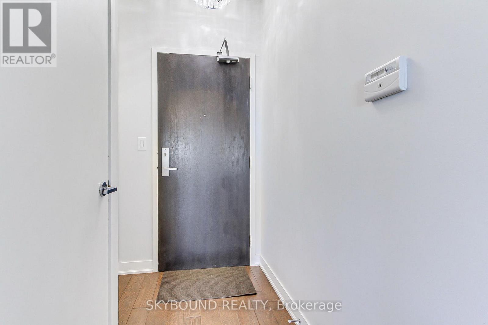 2723 - 165 Legion Road N, Toronto (Mimico), Ontario  M8Y 0B3 - Photo 7 - W12385774