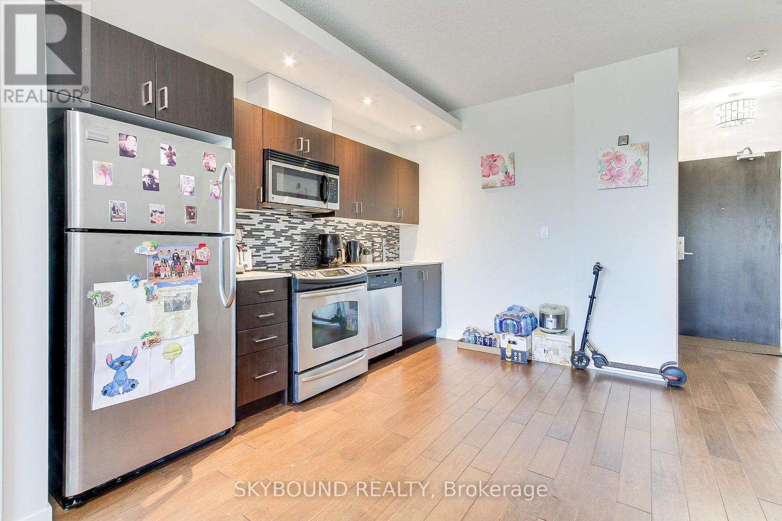 2723 - 165 Legion Road N, Toronto (Mimico), Ontario  M8Y 0B3 - Photo 9 - W12385774