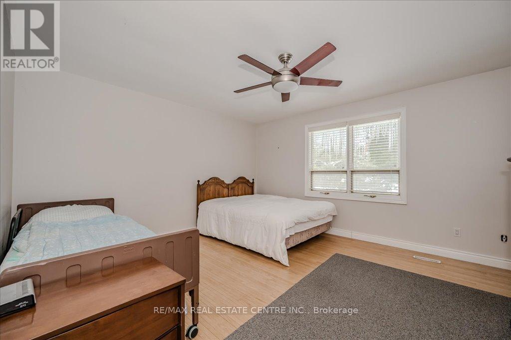 2260 Oneida Crescent, Mississauga, Ontario  L5C 1V6 - Photo 26 - W12385789