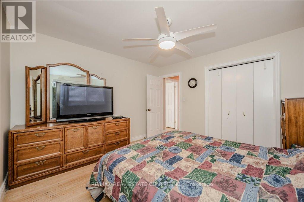 2260 Oneida Crescent, Mississauga, Ontario  L5C 1V6 - Photo 31 - W12385789