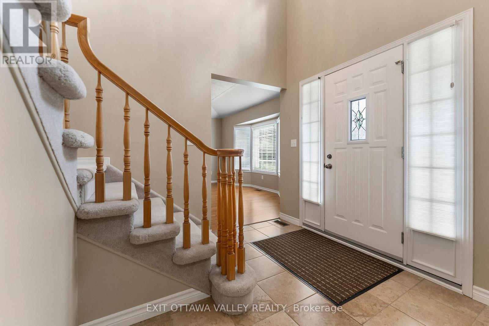 127 Owens Street, Pembroke, Ontario  K8A 8K1 - Photo 4 - X12385820