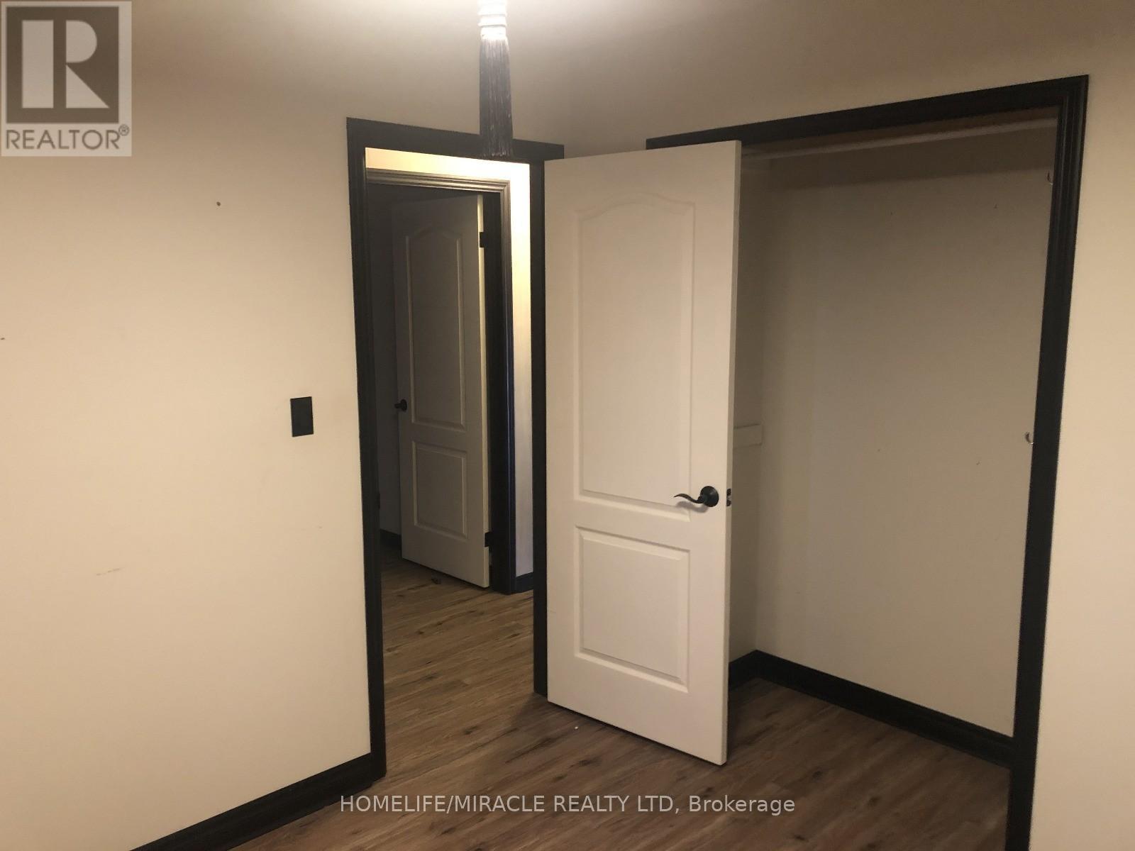 Upper - 171 Larchwood Circle, Welland, Ontario  L3C 6T2 - Photo 4 - X12385773