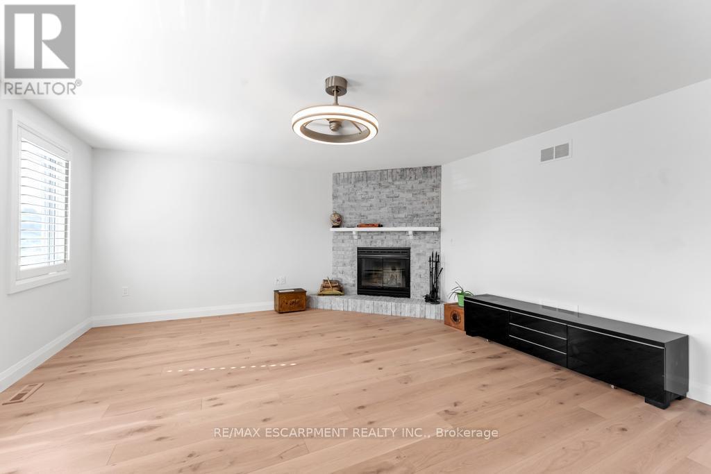 245 First Road W, Hamilton (Stoney Creek Mountain), Ontario  L8J 1H4 - Photo 13 - X12385783