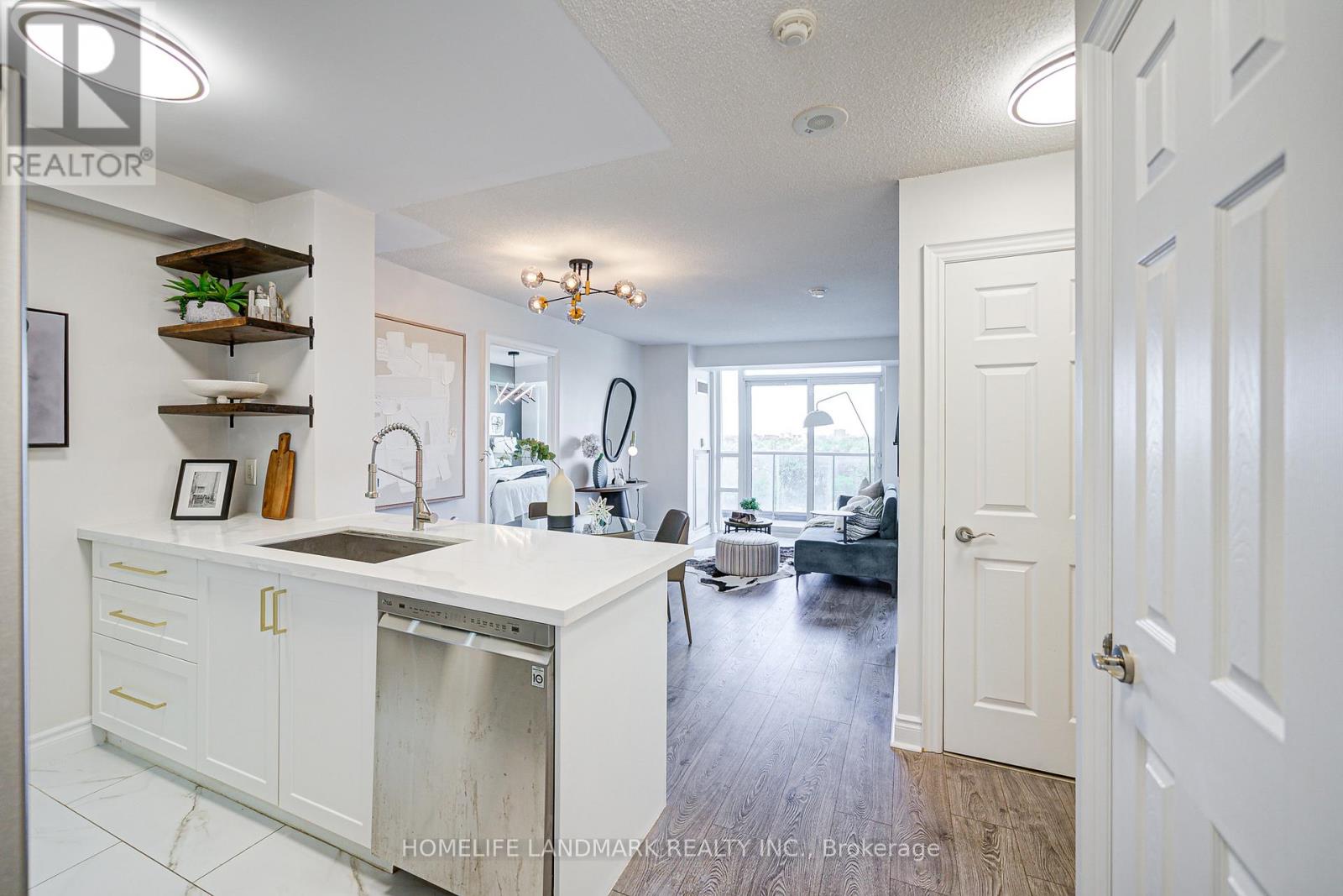 1011 - 15 Greenview Avenue, Toronto (Newtonbrook West), Ontario  M2M 4M7 - Photo 6 - C12385808