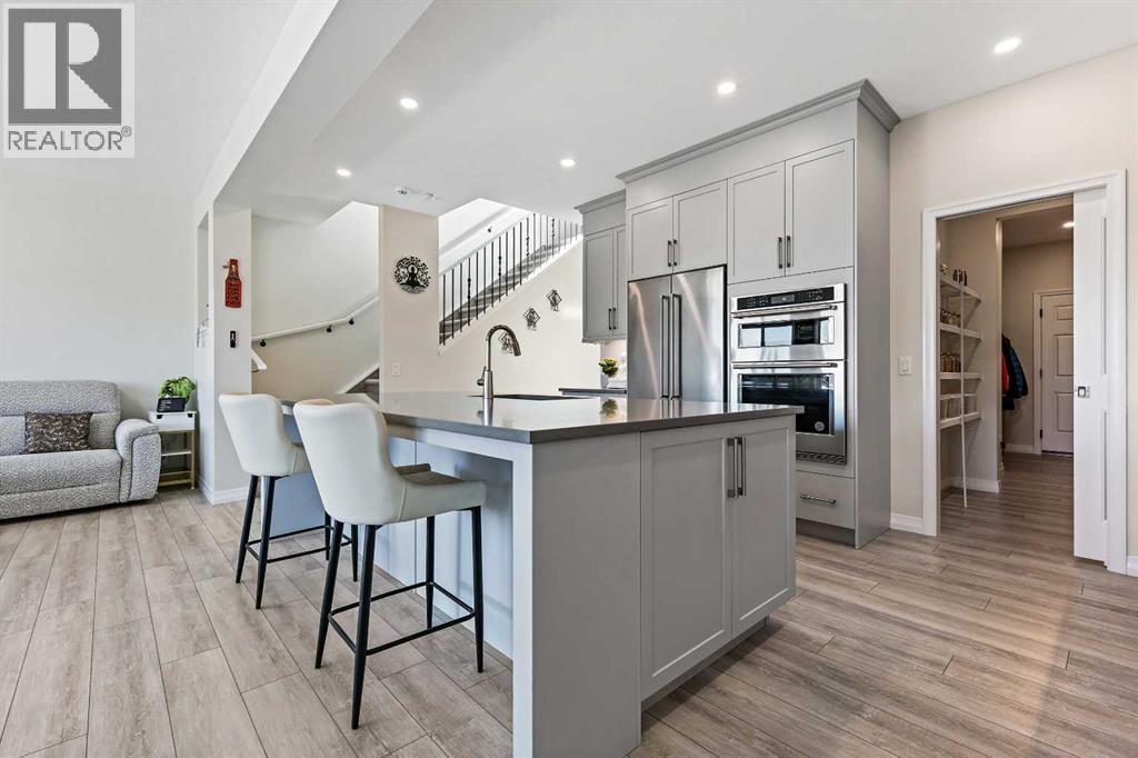 Property at 100 Magnolia Crescent SE image 3