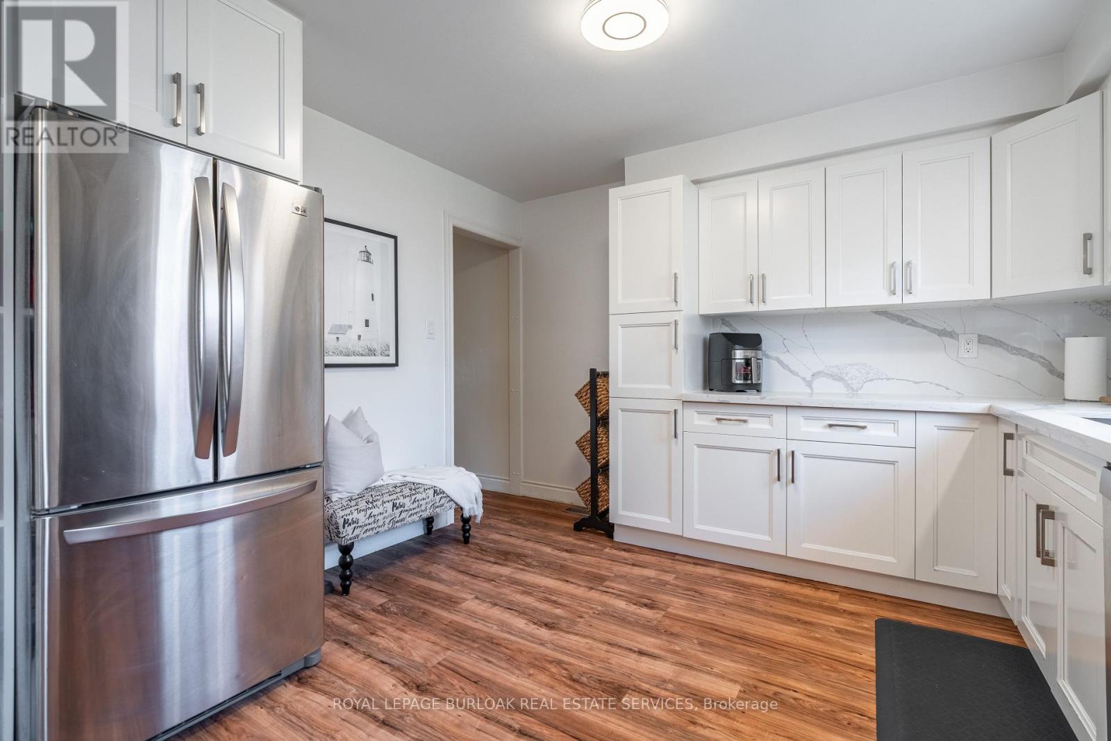 522 Roseheath Drive, Milton (Bm Bronte Meadows), Ontario  L9T 4V6 - Photo 10 - W12385816