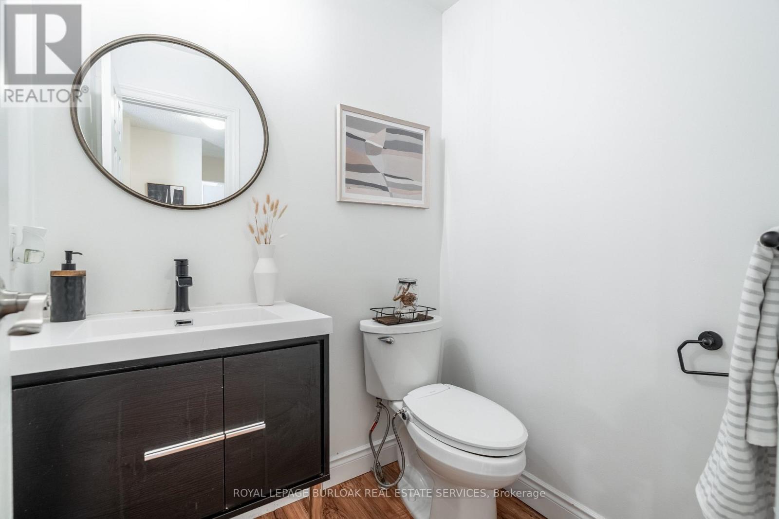 522 Roseheath Drive, Milton (Bm Bronte Meadows), Ontario  L9T 4V6 - Photo 13 - W12385816