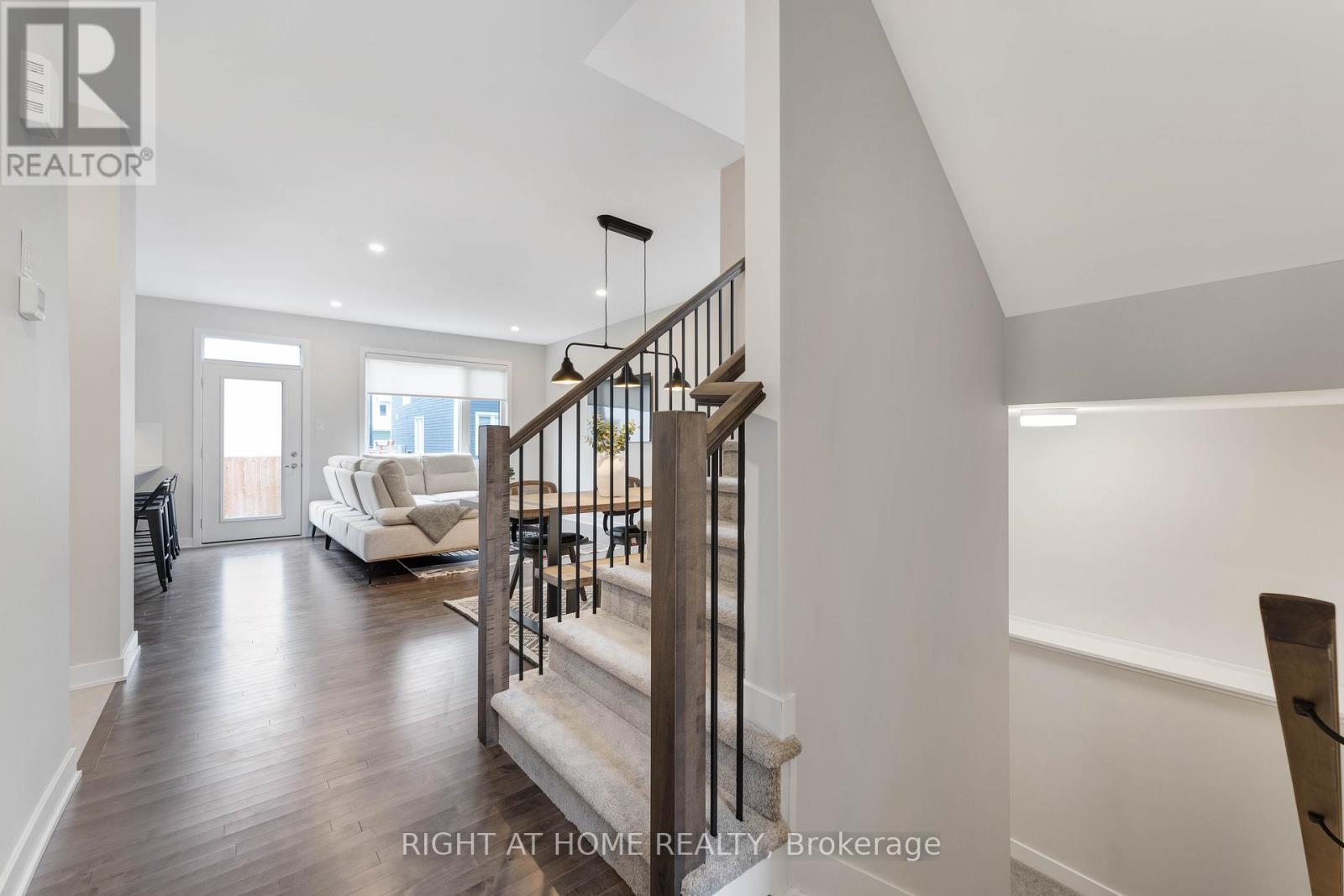 30 Chasing Grove, Ottawa, Ontario  K0A 2Z0 - Photo 5 - X12385852