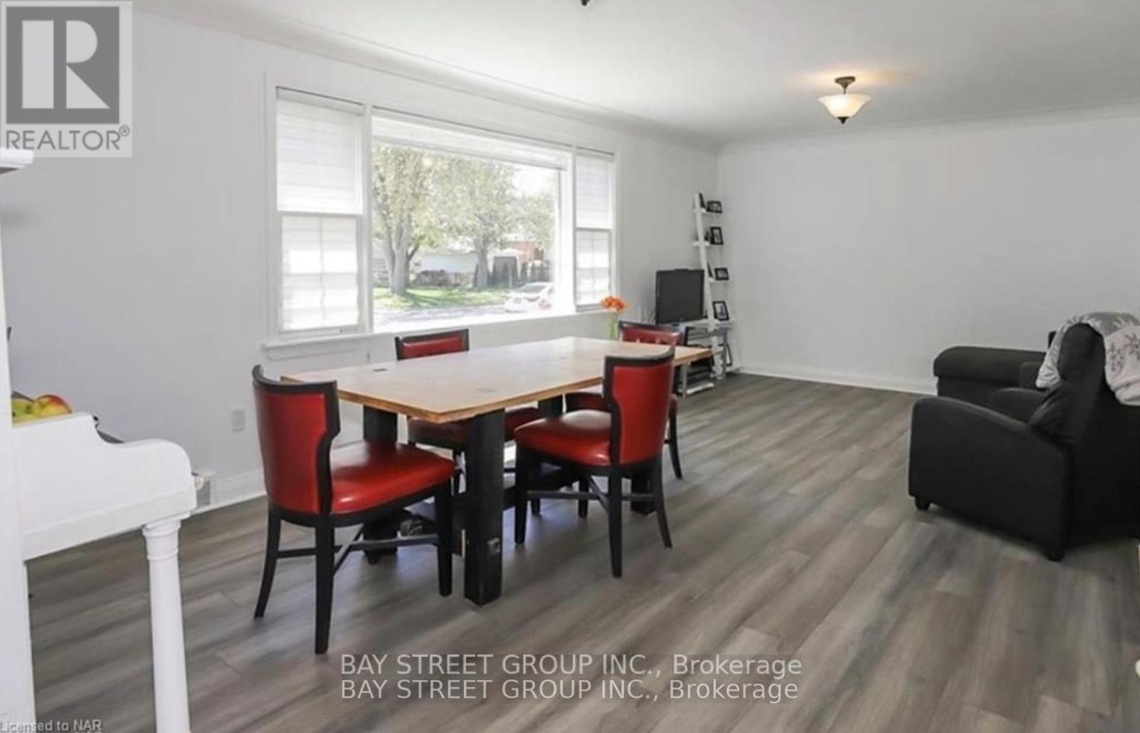 6565 Stamford Green Drive, Niagara Falls, Ontario  L2J 1T9 - Photo 5 - X12385818