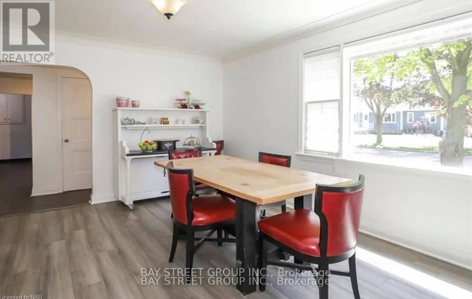 6565 Stamford Green Drive, Niagara Falls, Ontario  L2J 1T9 - Photo 9 - X12385818