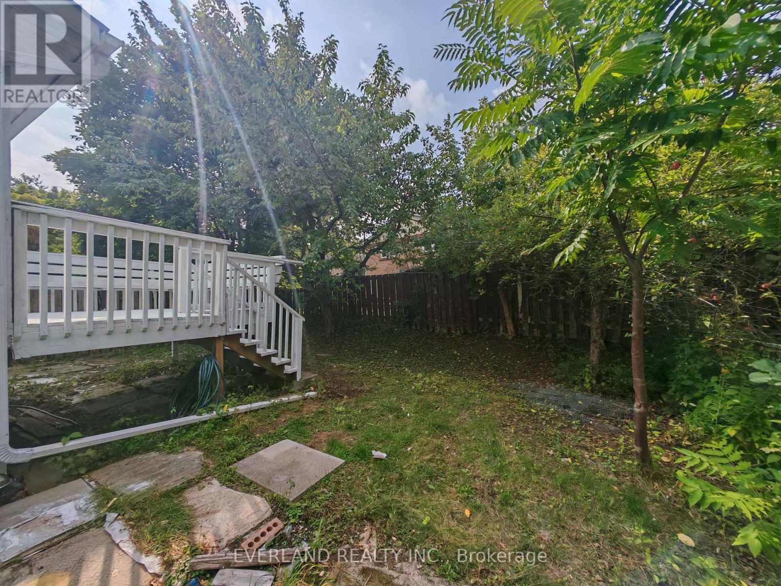 Property at 18 CAMBERLEY COURT image 2