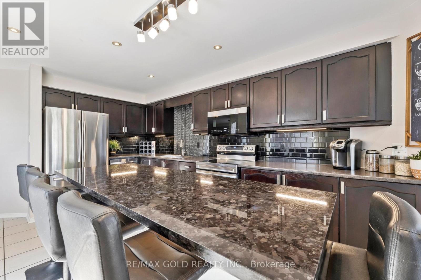 15 Blanchard Court, Whitby (Brooklin), Ontario  L1M 1H5 - Photo 10 - E12385843