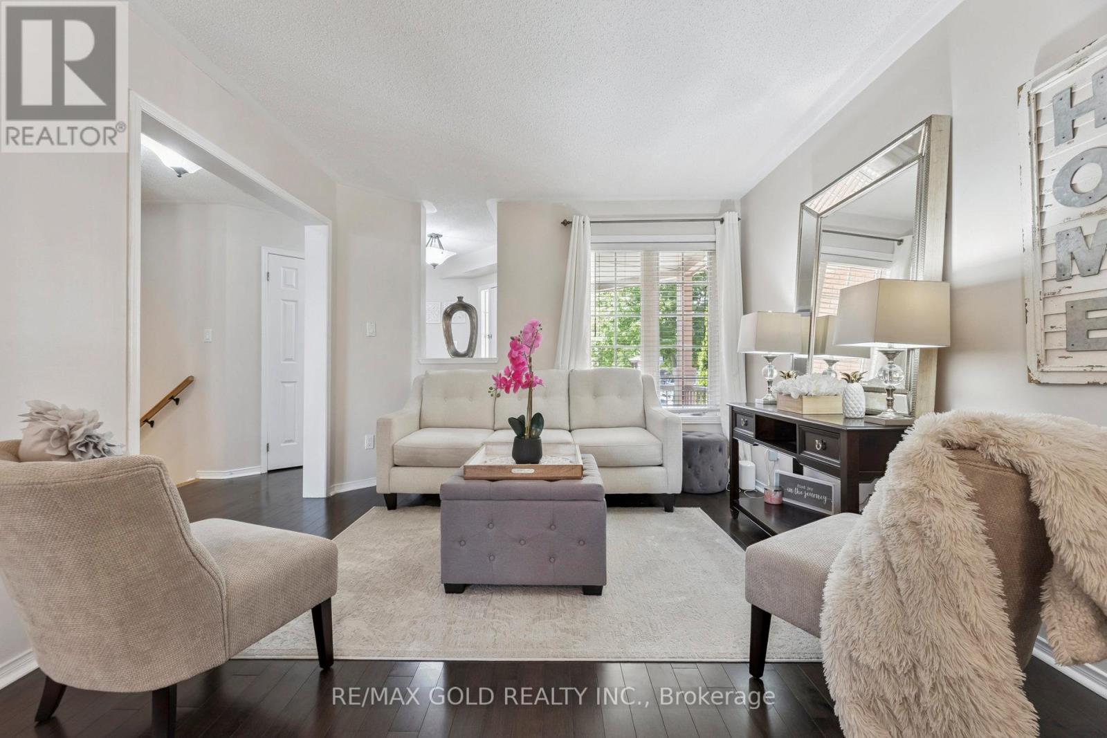 15 Blanchard Court, Whitby (Brooklin), Ontario  L1M 1H5 - Photo 4 - E12385843