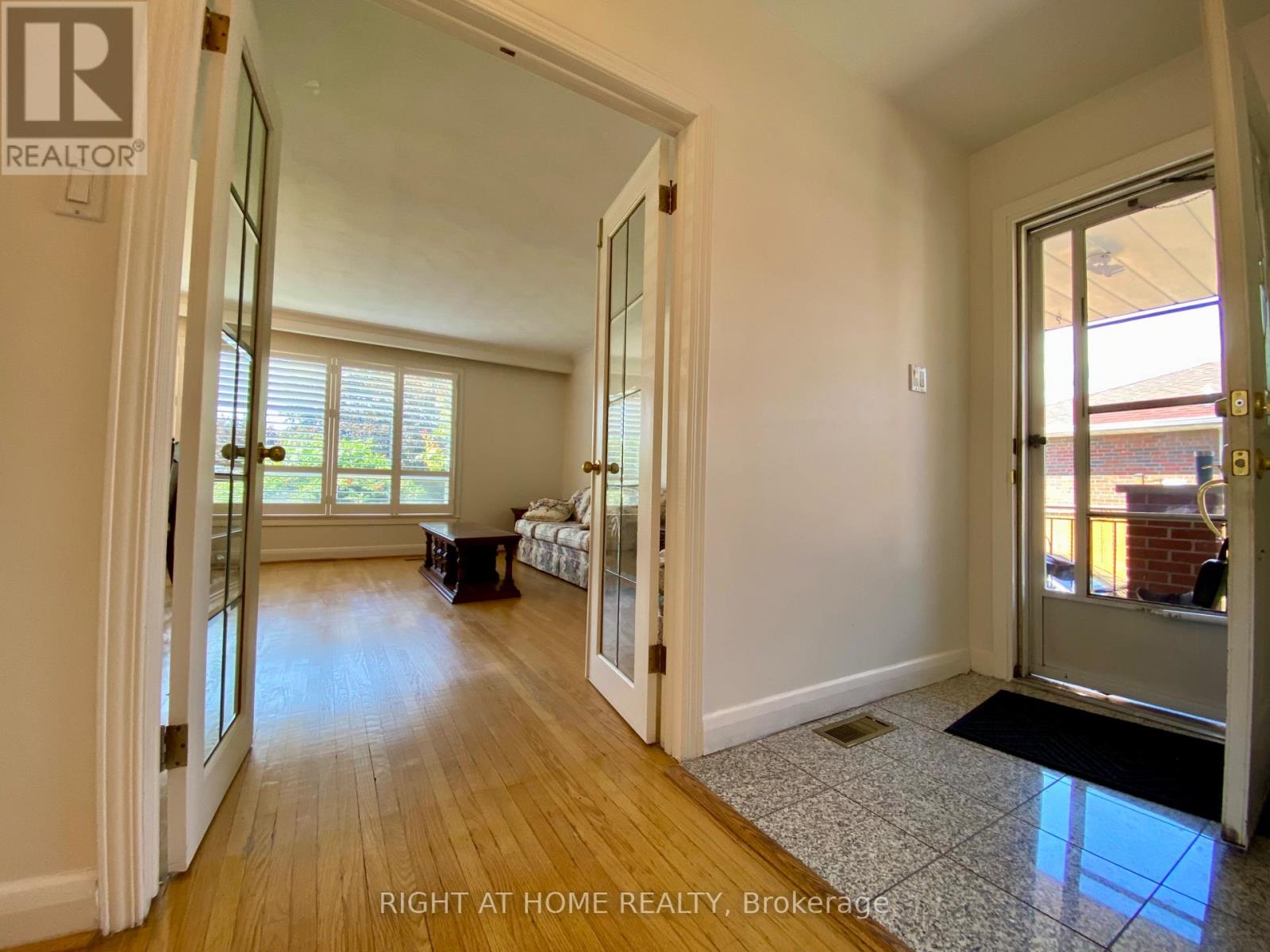 37 Gooderham Drive, Toronto, Ontario  M1R 3G4 - Photo 2 - E12385851
