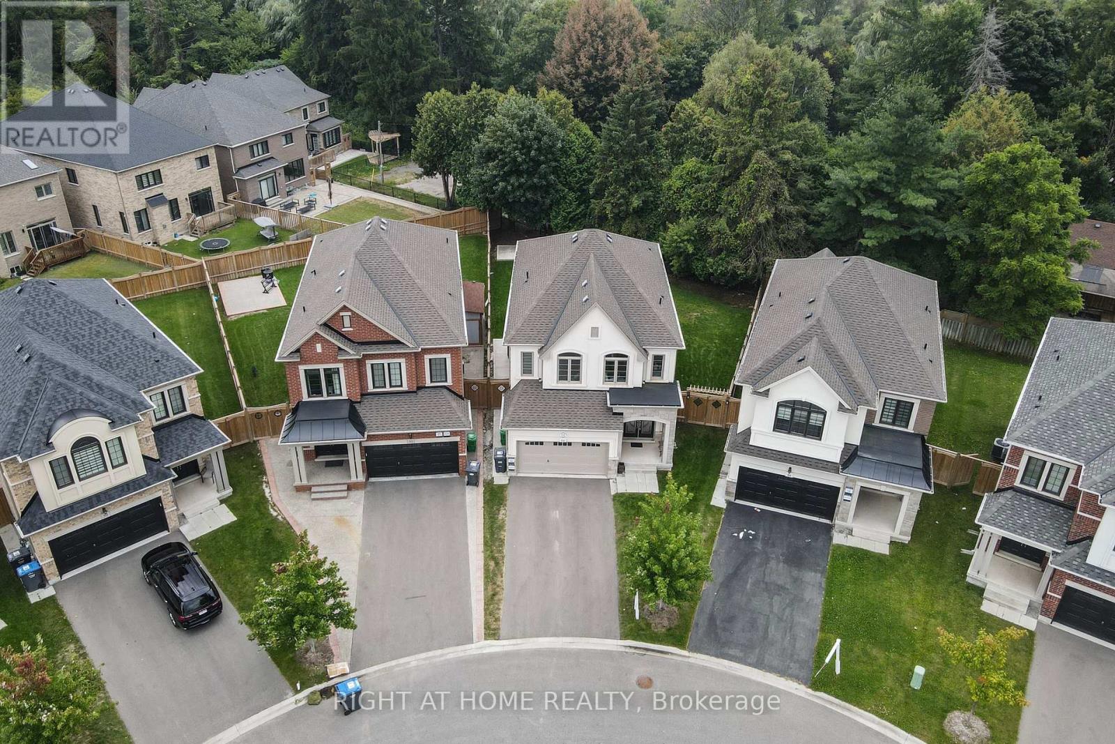 54 Workgreen Park Way Parkway, Brampton (Bram West), Ontario  L6Y 6J5 - Photo 1 - W12385827