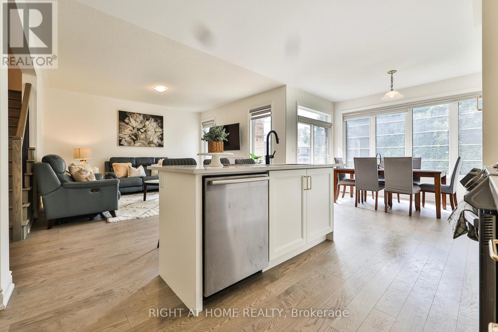 54 Workgreen Park Way Parkway, Brampton (Bram West), Ontario  L6Y 6J5 - Photo 12 - W12385827