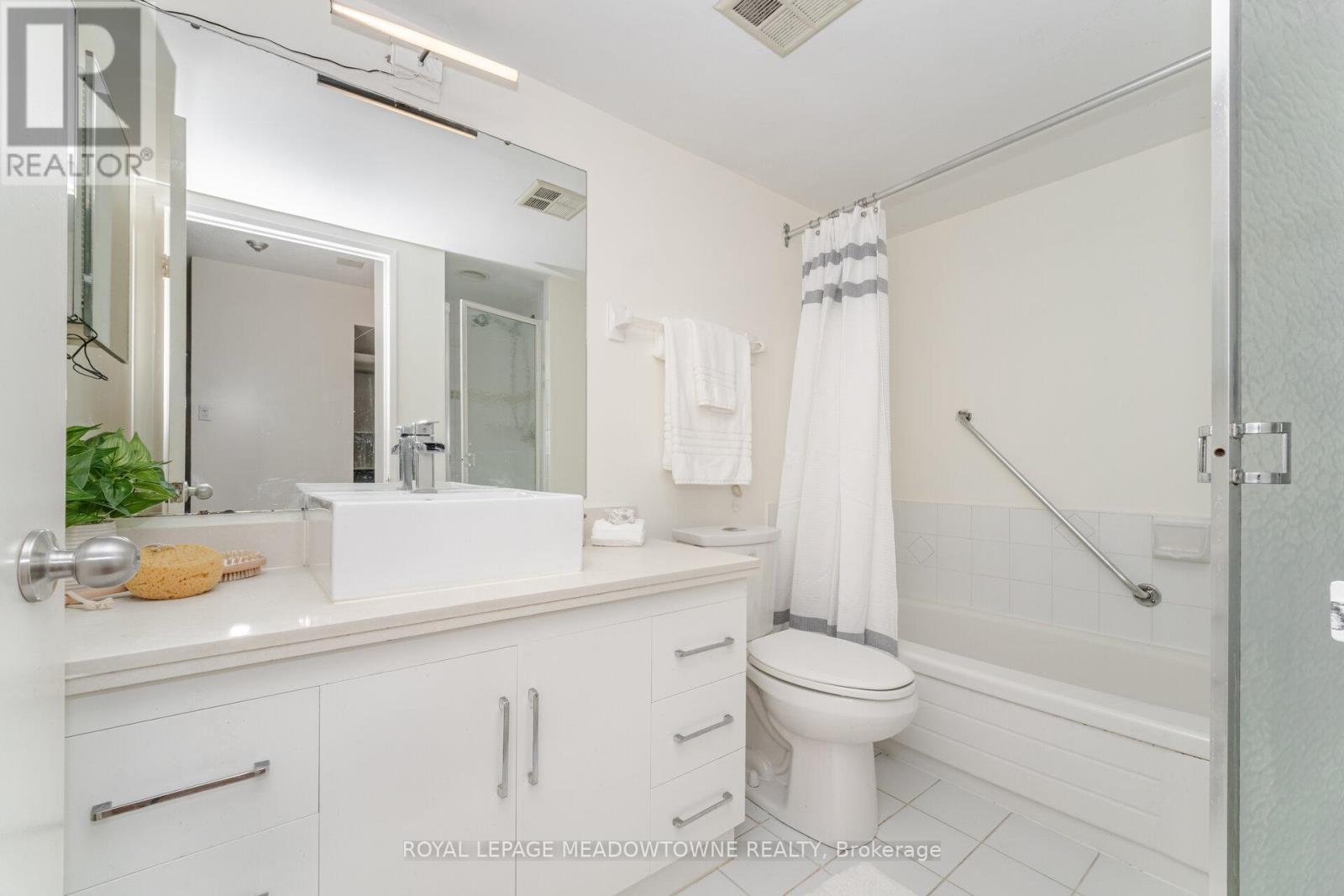 406 - 75 King Street E, Mississauga, Ontario  L5A 4G5 - Photo 28 - W12385839