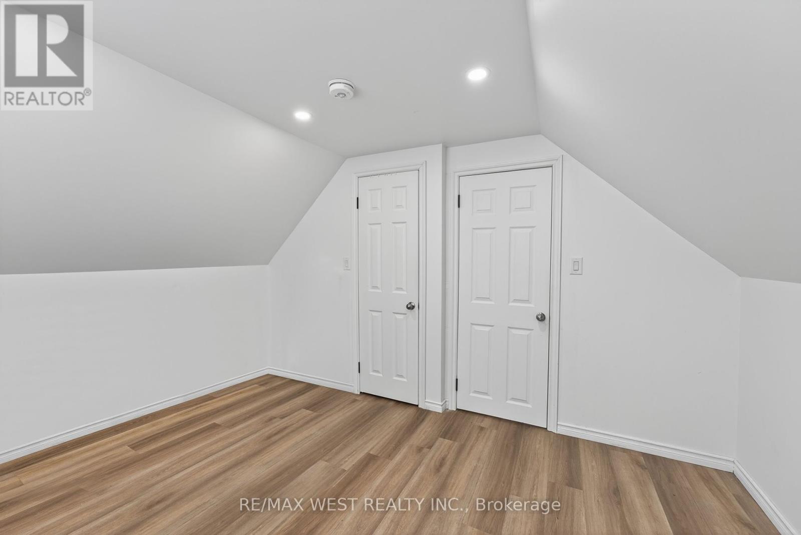 35 Kingscourt Avenue, Kingston (East Of Sir John A. Blvd), Ontario  K7K 4N6 - Photo 21 - X12383273