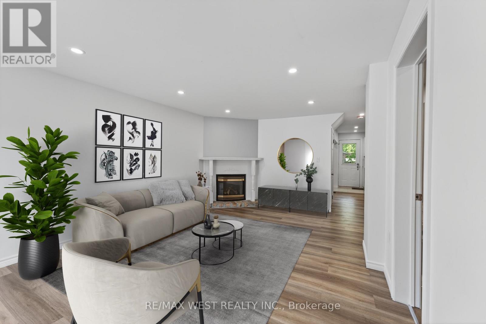 35 Kingscourt Avenue, Kingston (East Of Sir John A. Blvd), Ontario  K7K 4N6 - Photo 4 - X12383273