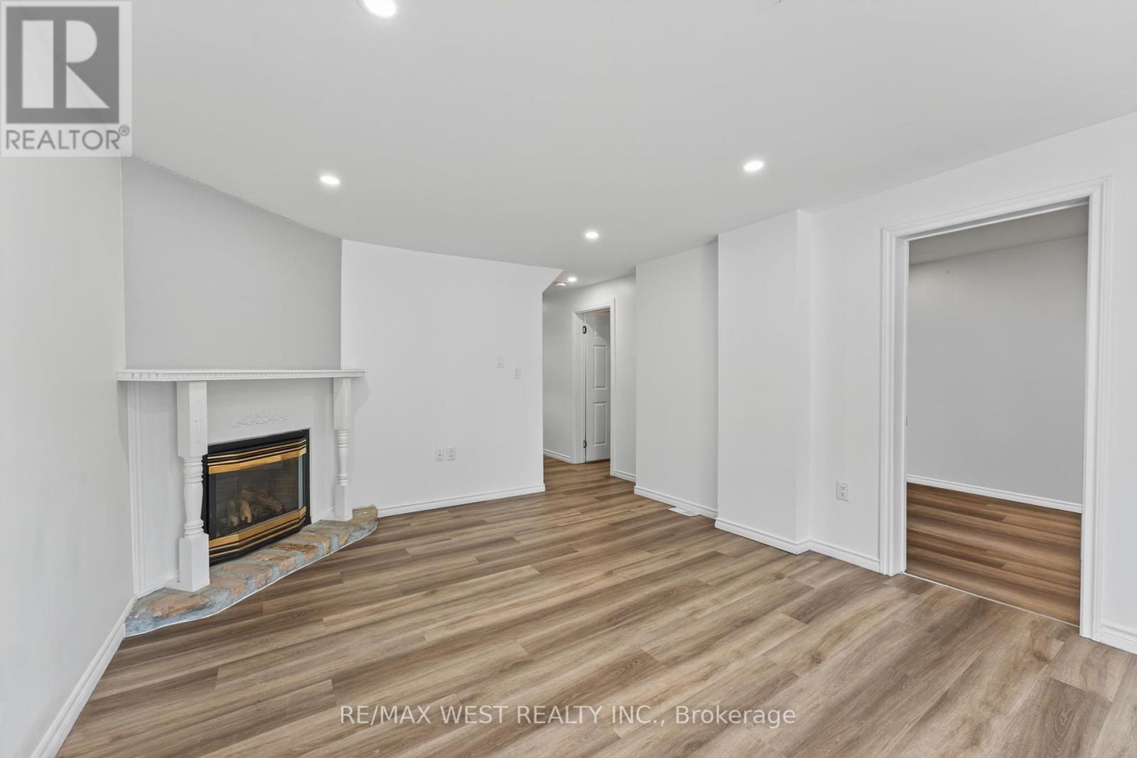 35 Kingscourt Avenue, Kingston (East Of Sir John A. Blvd), Ontario  K7K 4N6 - Photo 9 - X12383273