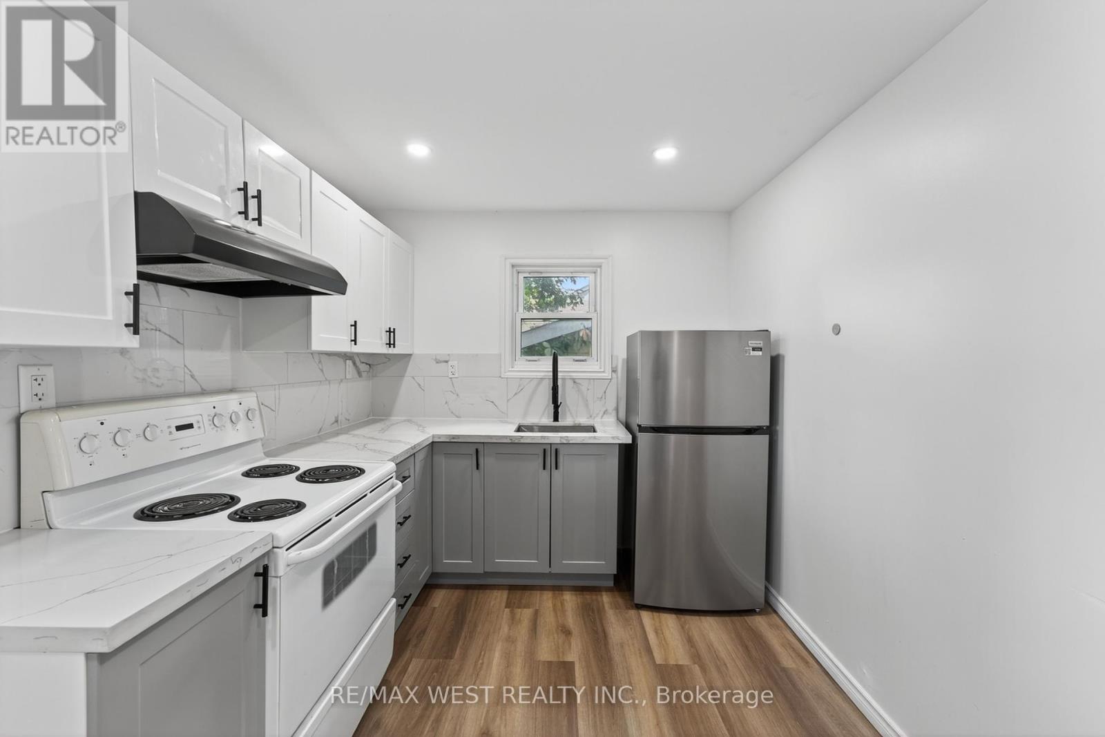 35 Kingscourt Avenue, Kingston (East Of Sir John A. Blvd), Ontario  K7K 4N6 - Photo 14 - X12383273