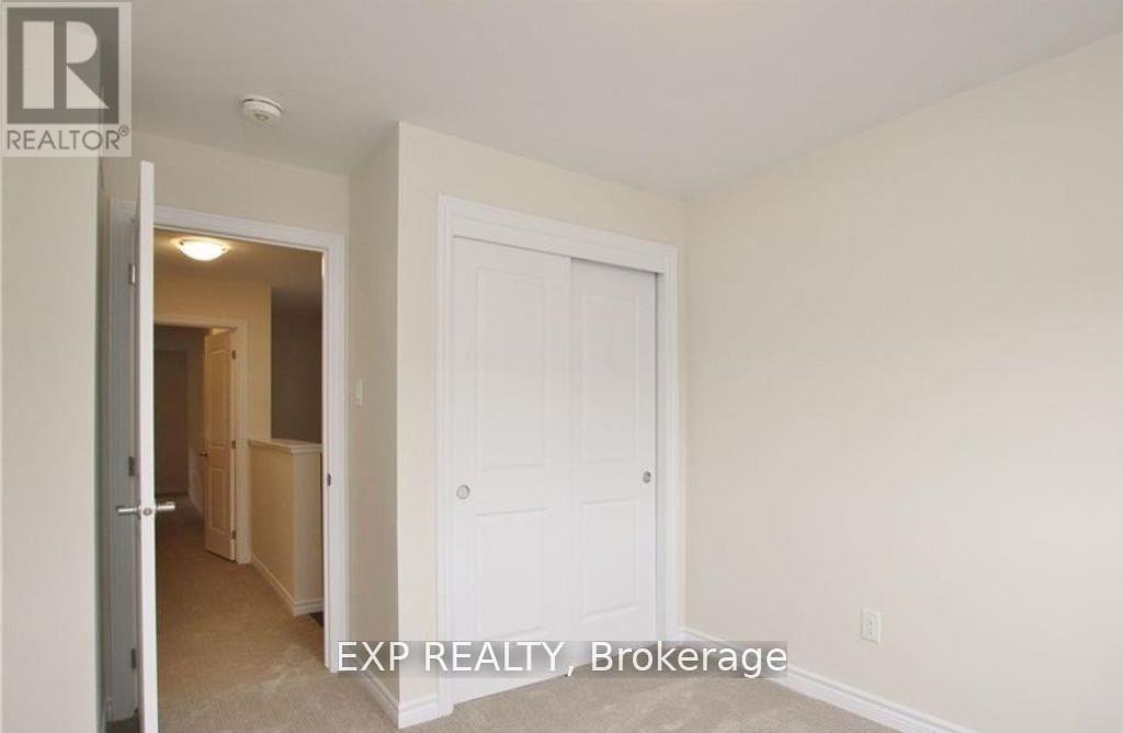 18 Rookie Crescent, Ottawa, Ontario  K2V 0R9 - Photo 10 - X12385873