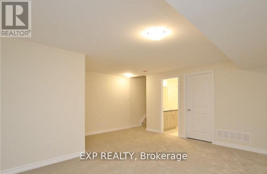 18 Rookie Crescent, Ottawa, Ontario  K2V 0R9 - Photo 18 - X12385873