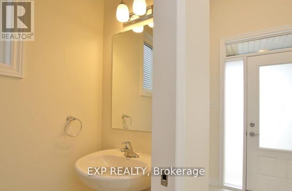 18 Rookie Crescent, Ottawa, Ontario  K2V 0R9 - Photo 3 - X12385873