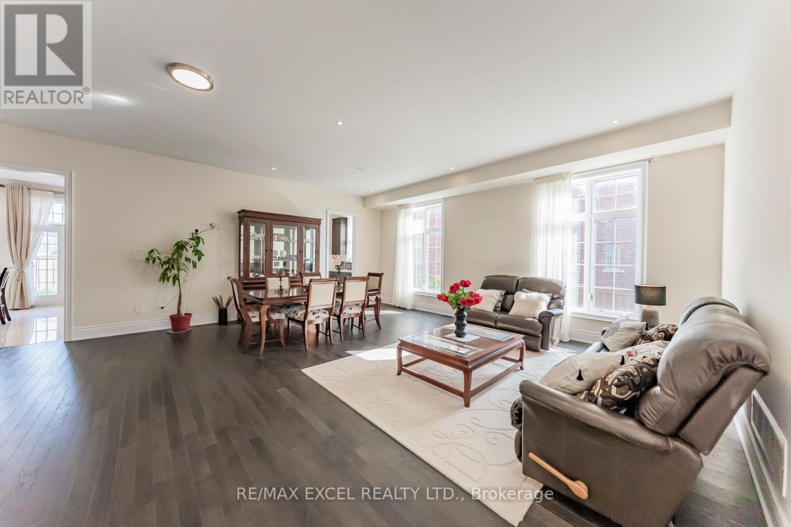 21 Paradise Valley Trail, King (Nobleton), Ontario  L7B 0A5 - Photo 12 - N12382927