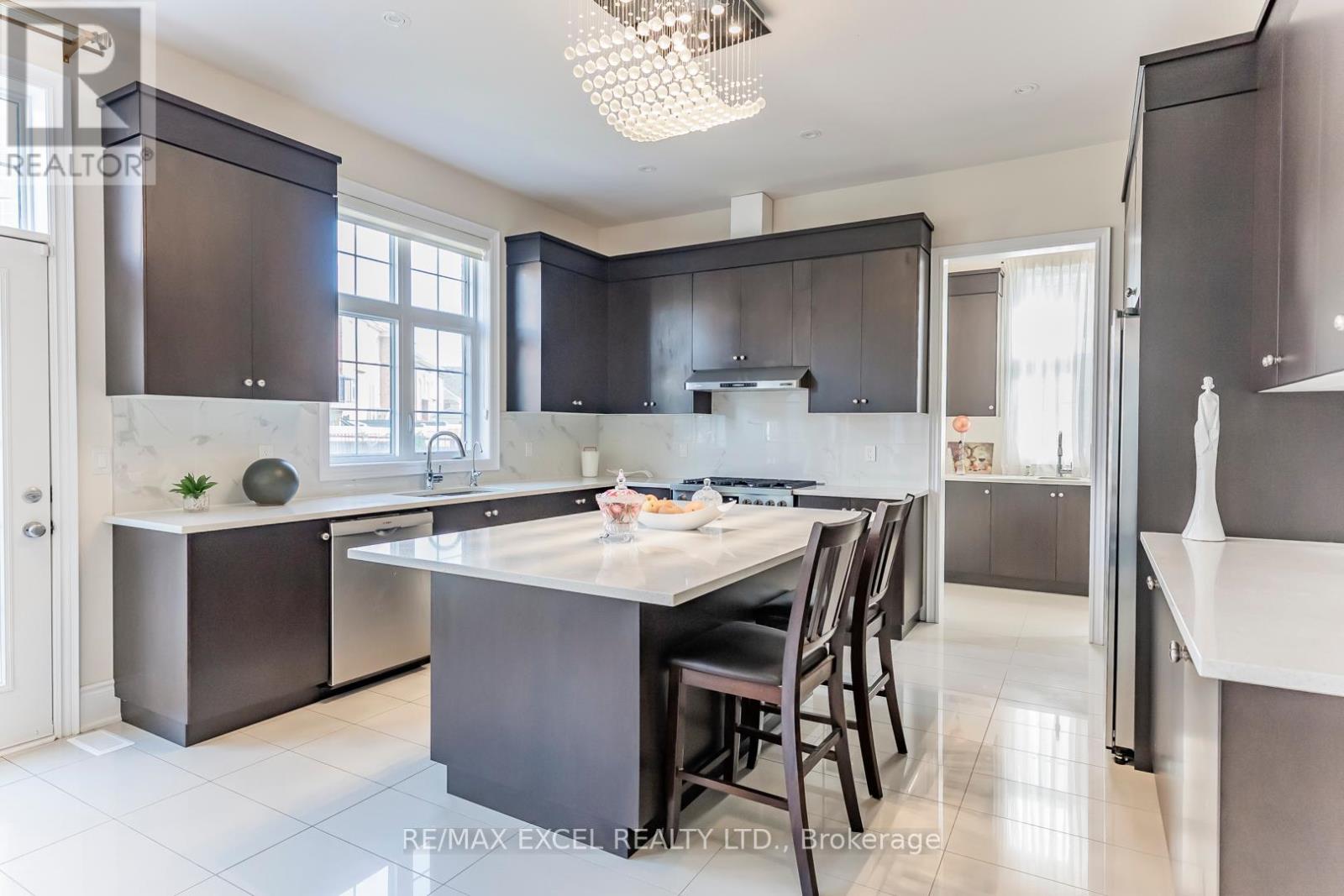 21 Paradise Valley Trail, King (Nobleton), Ontario  L7B 0A5 - Photo 18 - N12382927