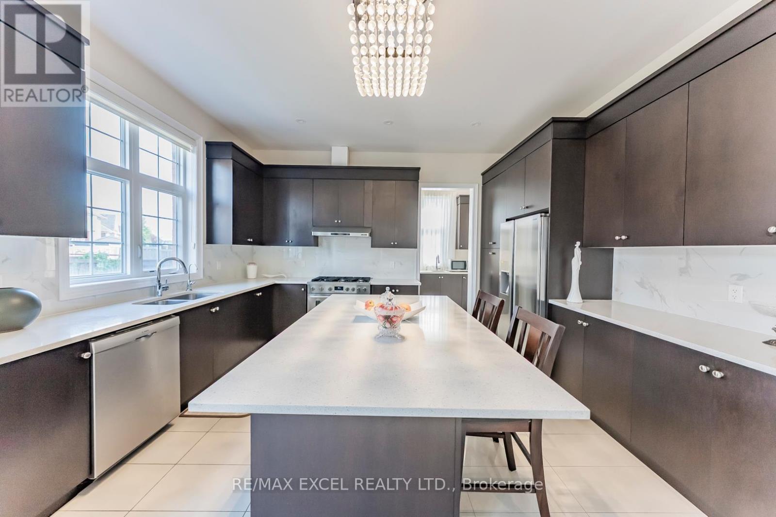 21 Paradise Valley Trail, King (Nobleton), Ontario  L7B 0A5 - Photo 20 - N12382927