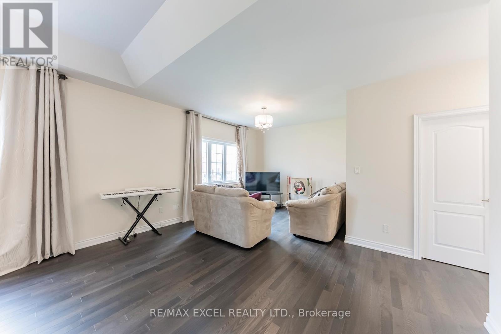 21 Paradise Valley Trail, King (Nobleton), Ontario  L7B 0A5 - Photo 32 - N12382927