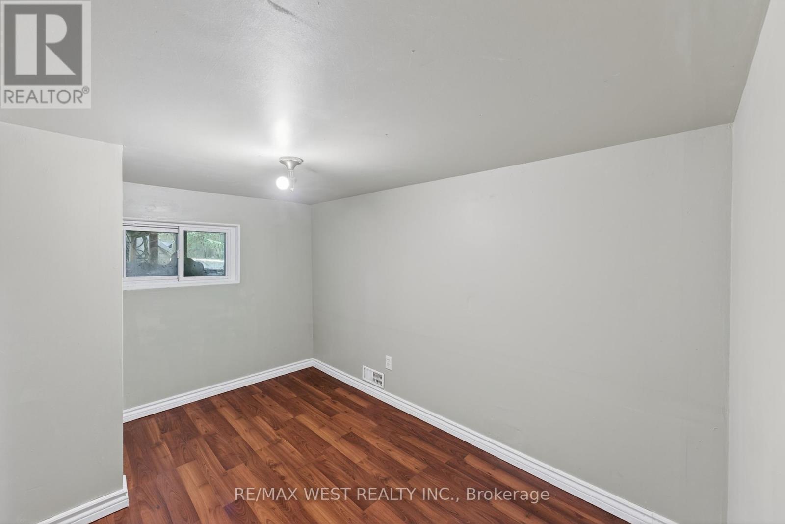 35 Kingscourt Avenue, Kingston (East Of Sir John A. Blvd), Ontario  K7K 4N6 - Photo 29 - X12383273
