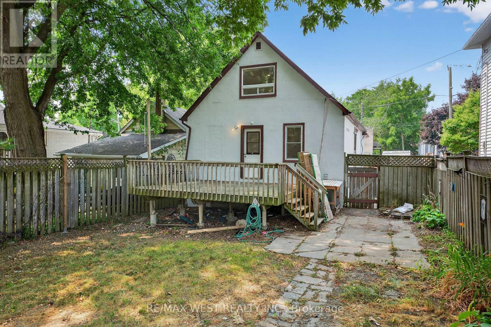 35 Kingscourt Avenue, Kingston (East Of Sir John A. Blvd), Ontario  K7K 4N6 - Photo 35 - X12383273