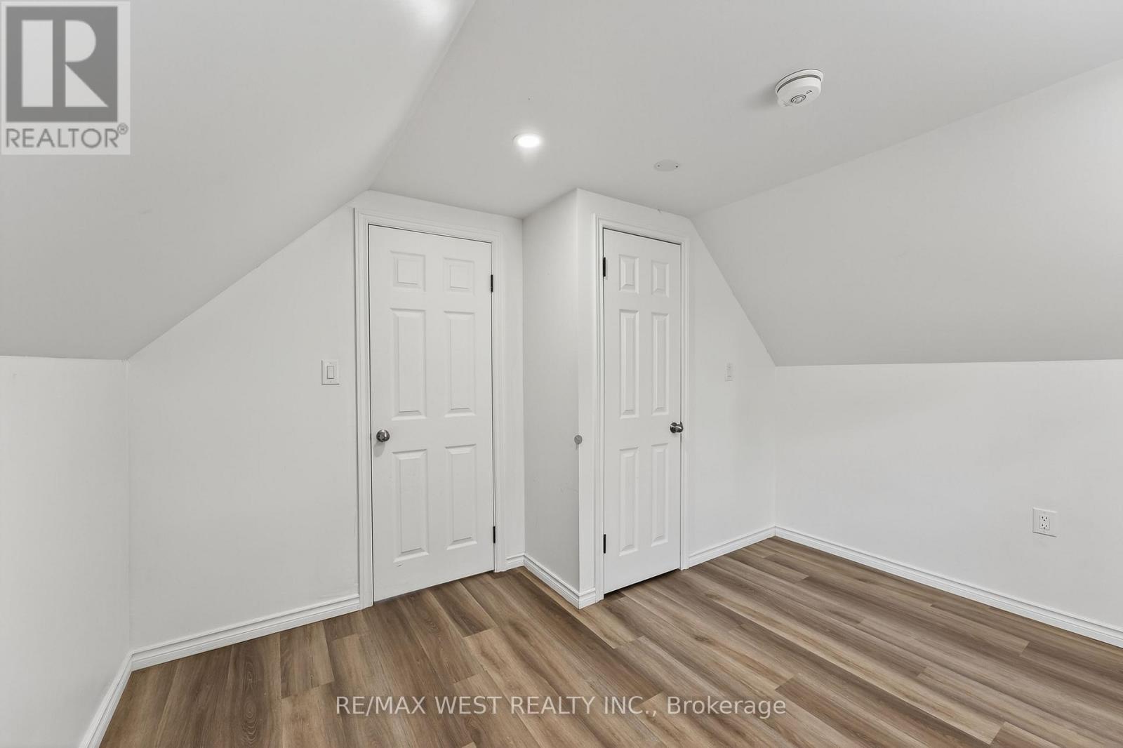 35 Kingscourt Avenue, Kingston (East Of Sir John A. Blvd), Ontario  K7K 4N6 - Photo 24 - X12383273