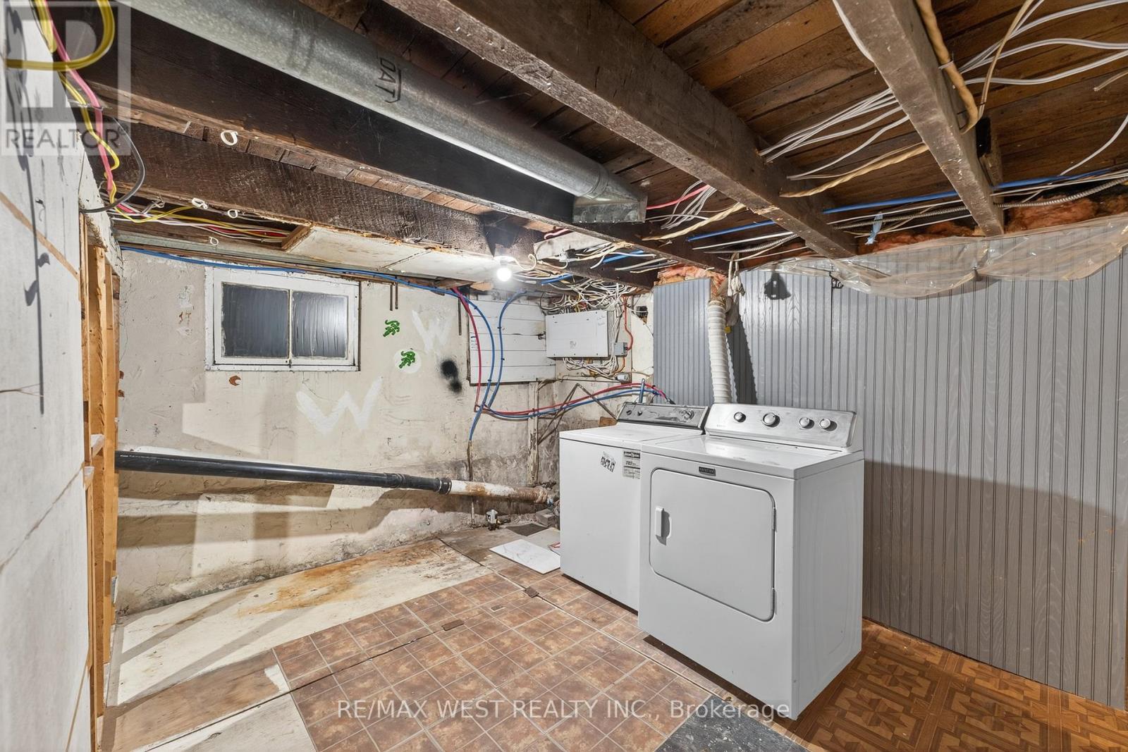 35 Kingscourt Avenue, Kingston (East Of Sir John A. Blvd), Ontario  K7K 4N6 - Photo 26 - X12383273