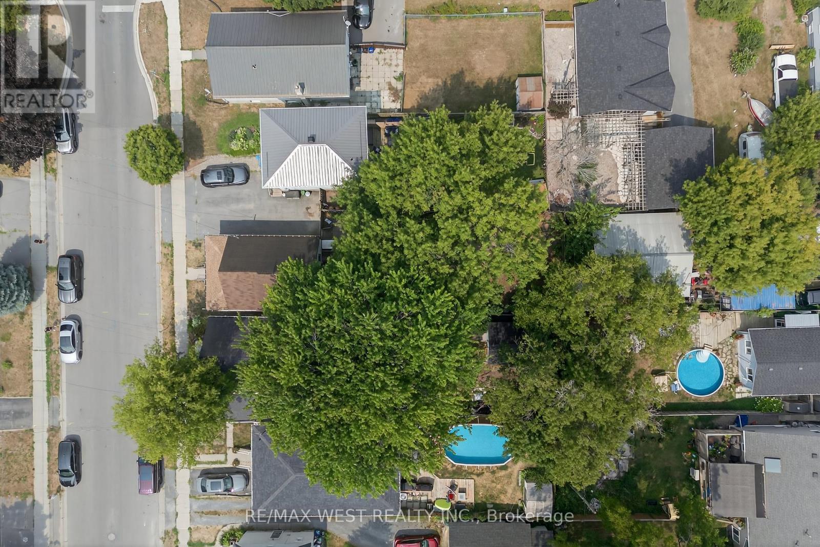 35 Kingscourt Avenue, Kingston (East Of Sir John A. Blvd), Ontario  K7K 4N6 - Photo 41 - X12383273