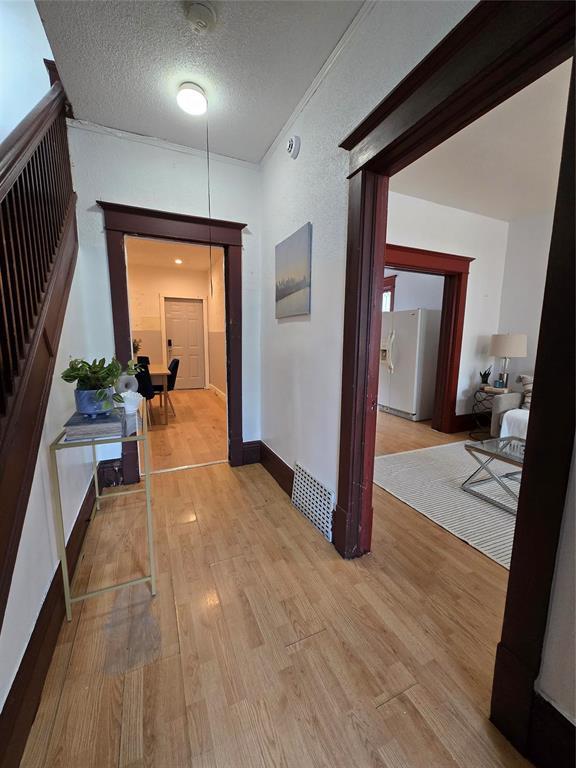 381 Victor Street, Winnipeg, Manitoba  R3G 1P8 - Photo 3 - 202522349
