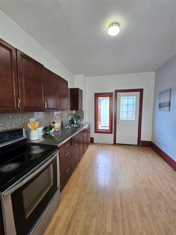381 Victor Street, Winnipeg, Manitoba  R3G 1P8 - Photo 7 - 202522349
