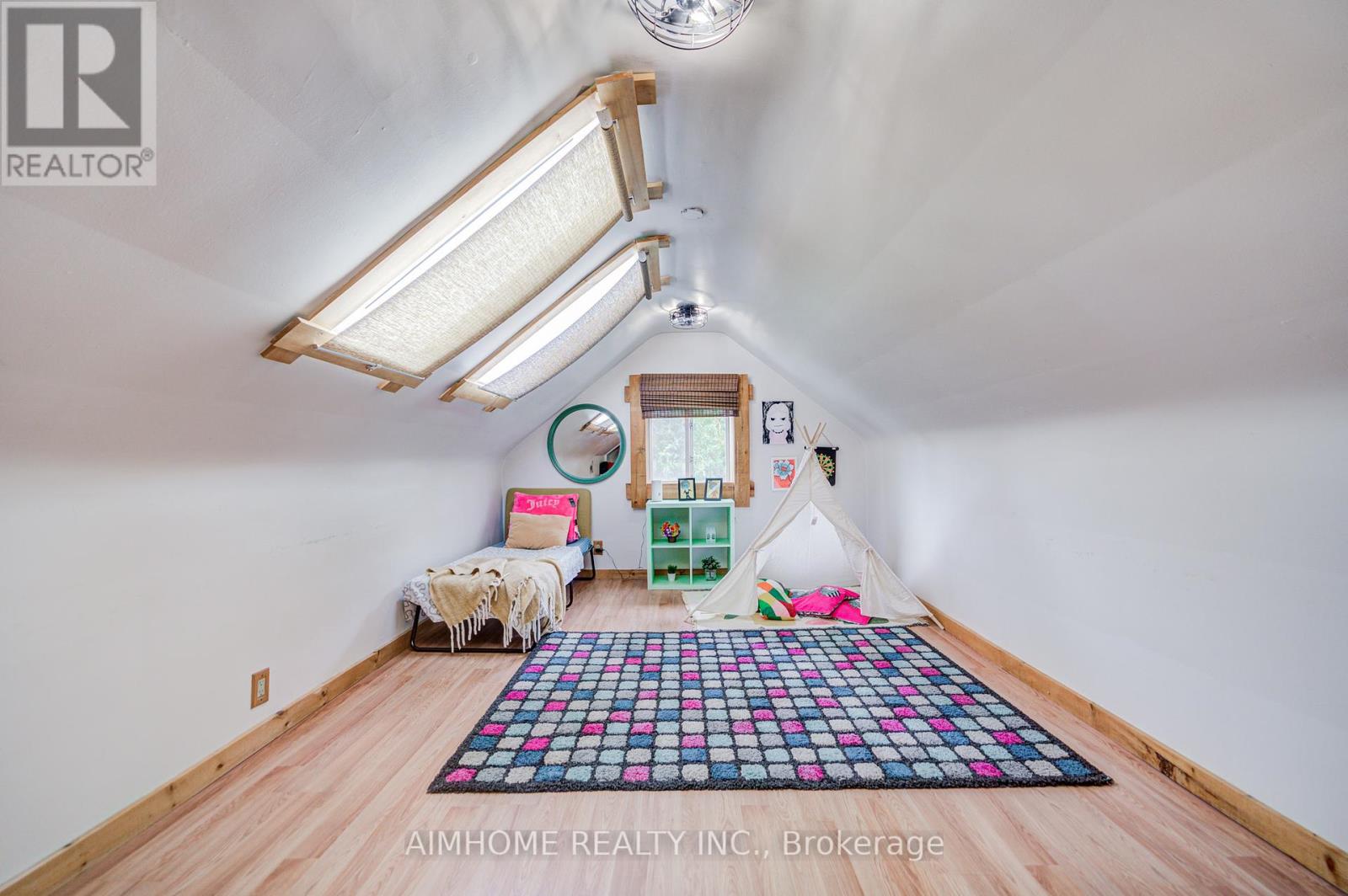 5 Macey Avenue, Toronto, Ontario  M1L 2T6 - Photo 18 - E12385373