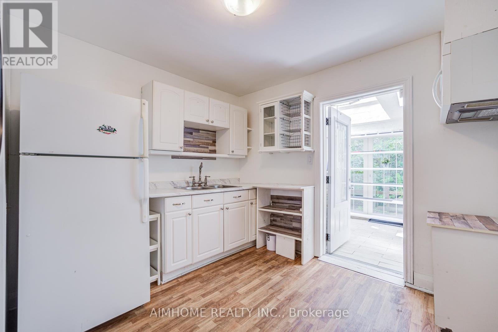 5 Macey Avenue, Toronto, Ontario  M1L 2T6 - Photo 16 - E12385373