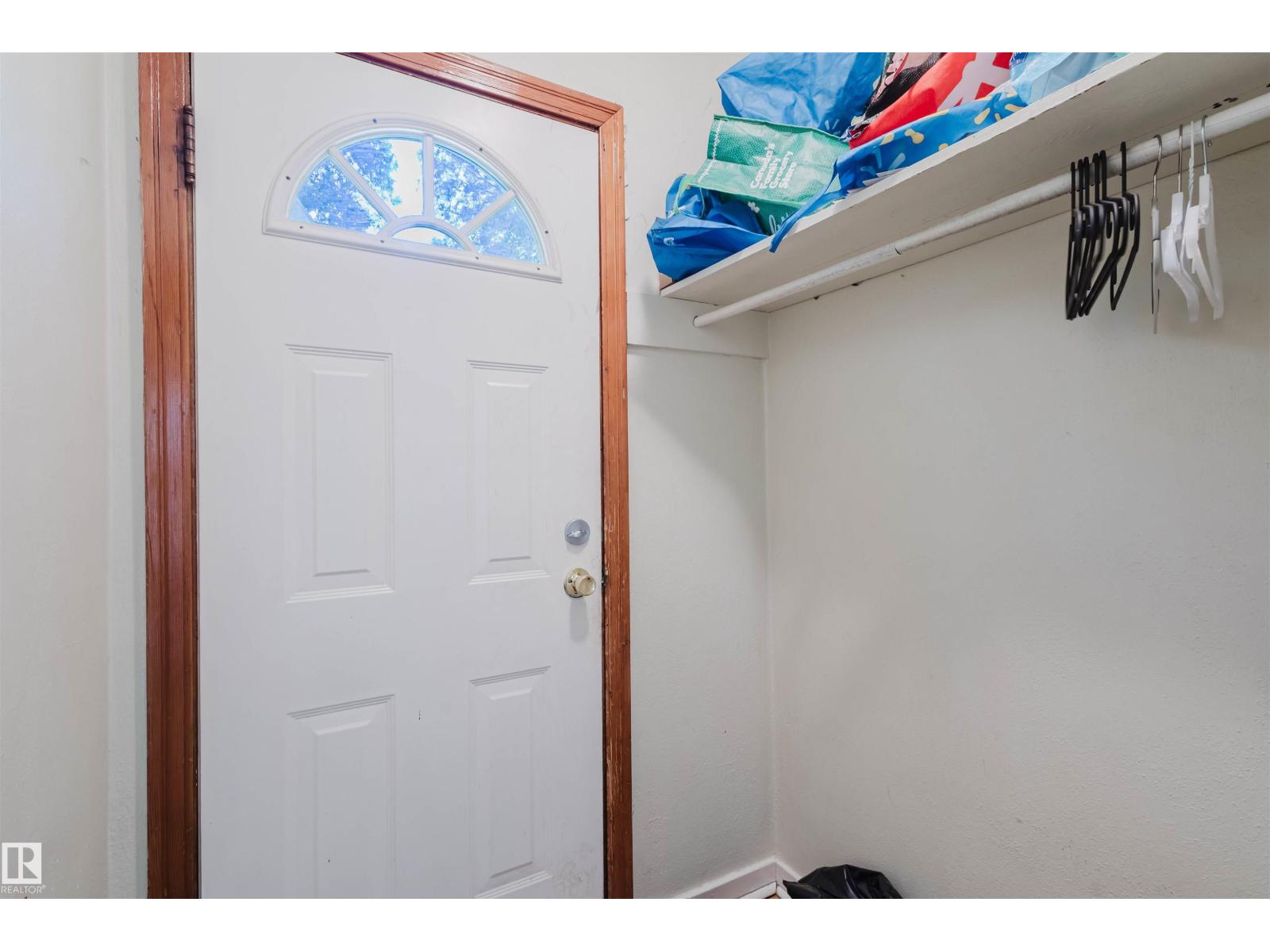 7230 112 St Nw, Edmonton, Alberta  T6G 1J3 - Photo 2 - E4456414