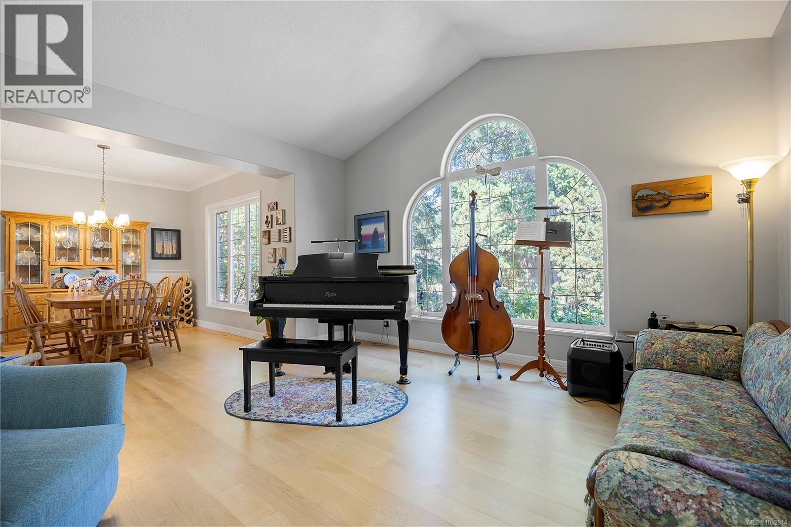 Property at 2360 Casey Pl image 5
