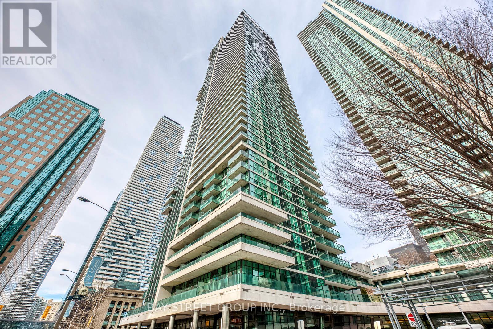 2704 - 33 Bay Street, Toronto (Waterfront Communities), Ontario  M5J 2Z3 - Photo 1 - C12385884