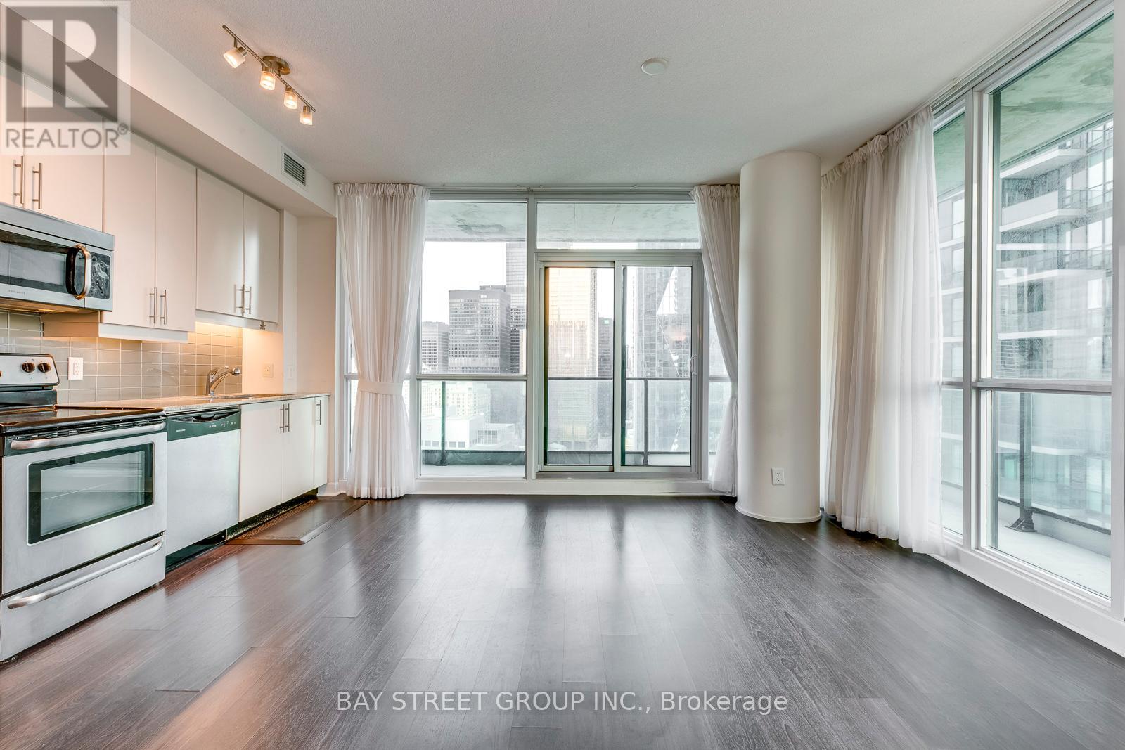 2704 - 33 Bay Street, Toronto (Waterfront Communities), Ontario  M5J 2Z3 - Photo 3 - C12385884