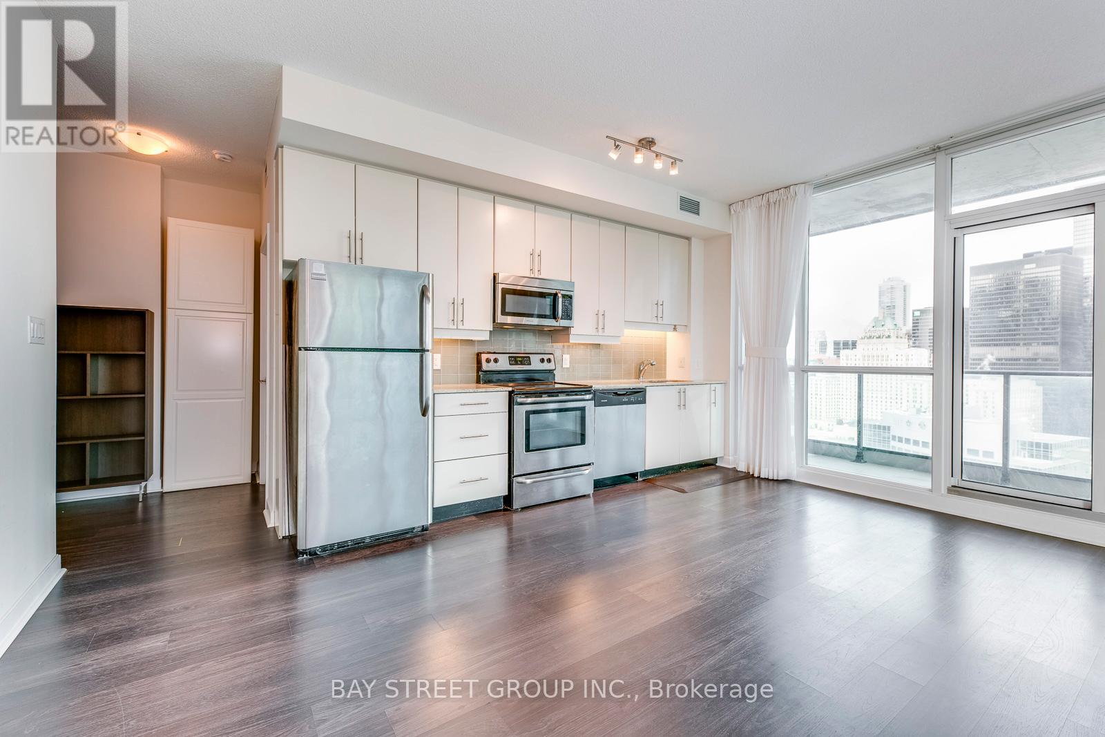 2704 - 33 Bay Street, Toronto (Waterfront Communities), Ontario  M5J 2Z3 - Photo 7 - C12385884