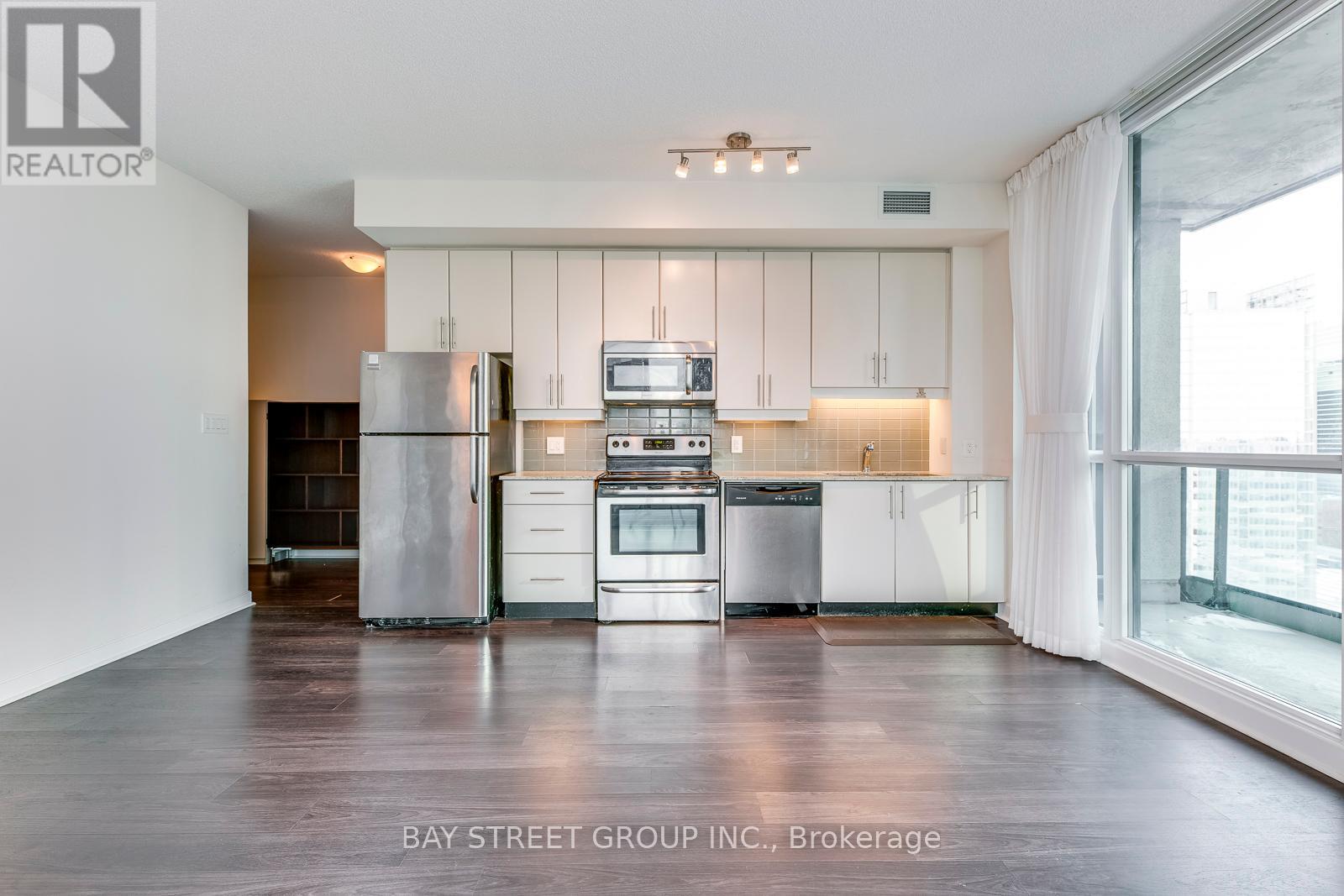 2704 - 33 Bay Street, Toronto (Waterfront Communities), Ontario  M5J 2Z3 - Photo 8 - C12385884