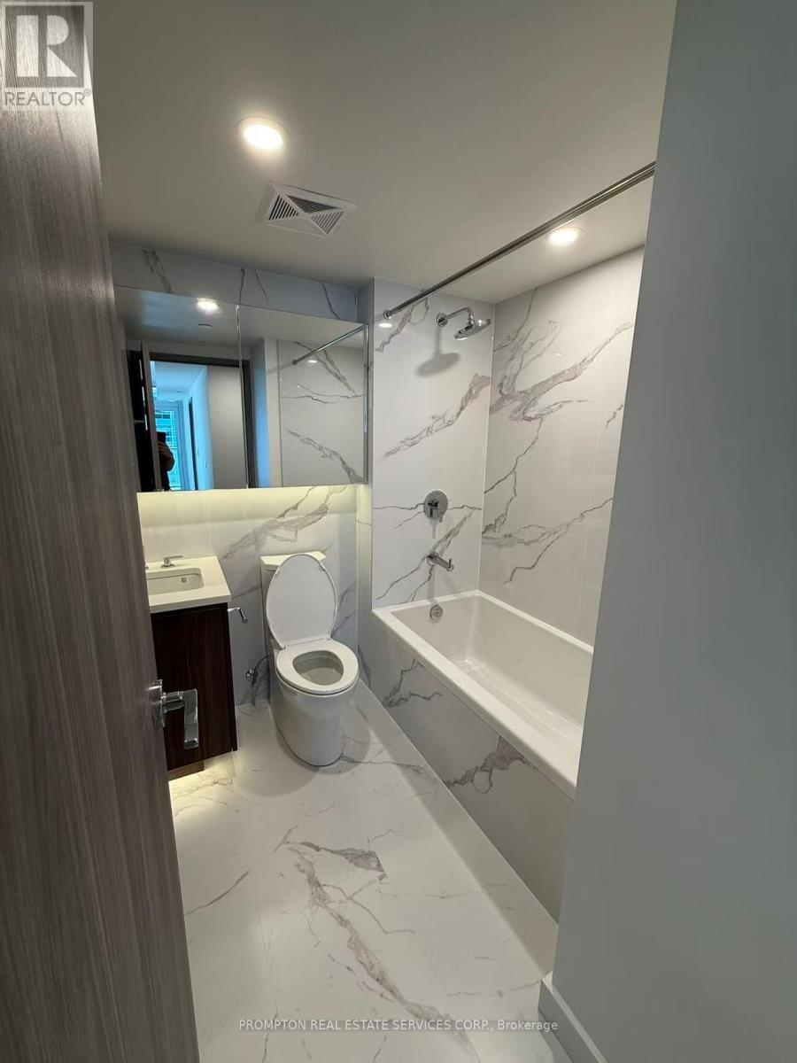 2305 - 1 Concord Cityplace Way, Toronto, Ontario  M5V 0X3 - Photo 16 - C12385895