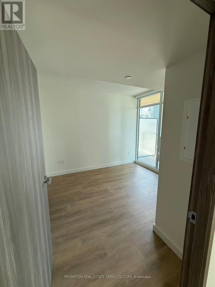 2305 - 1 Concord Cityplace Way, Toronto, Ontario  M5V 0X3 - Photo 17 - C12385895