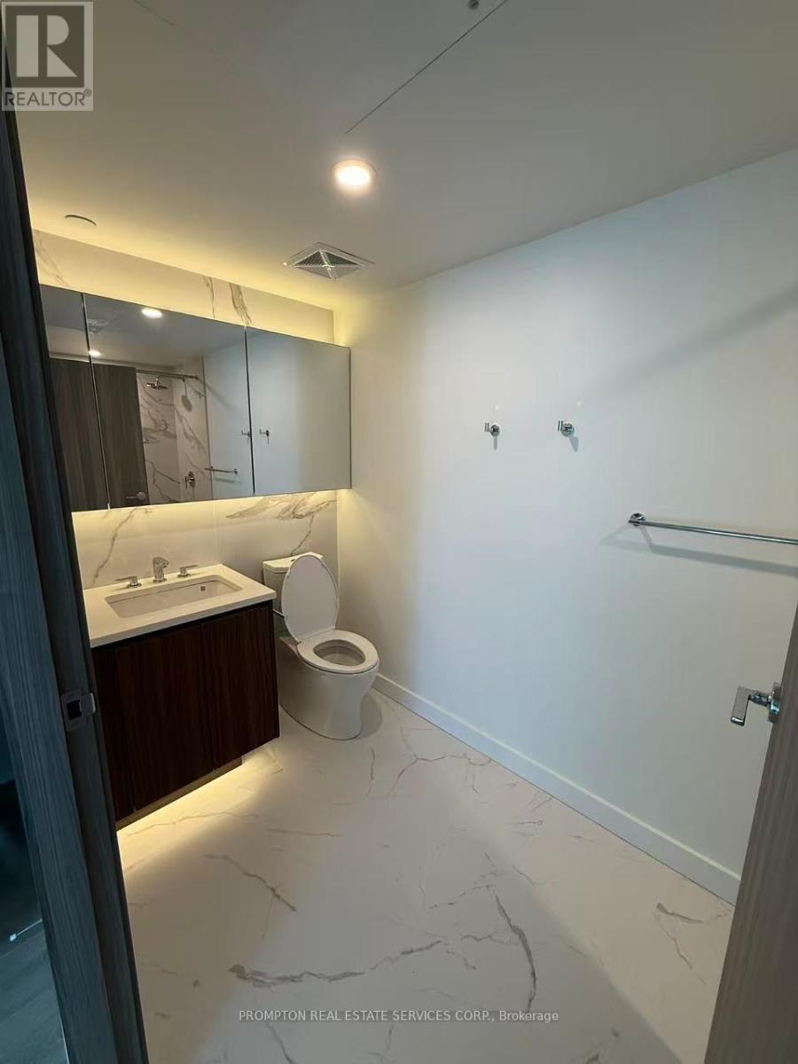 2305 - 1 Concord Cityplace Way, Toronto, Ontario  M5V 0X3 - Photo 18 - C12385895